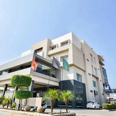 Hotel Palette - Solitaire Grand 3*